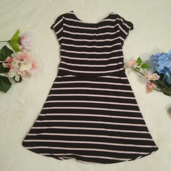 ( 3 X $12) Dresses, girl size 4 - Picture 2 of 7